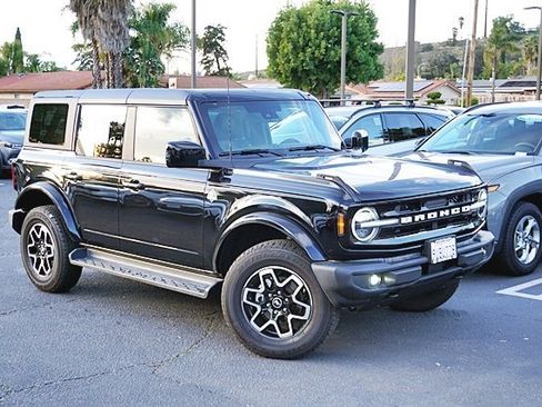 Used 2025 Ford Bronco Outer Banks image 3