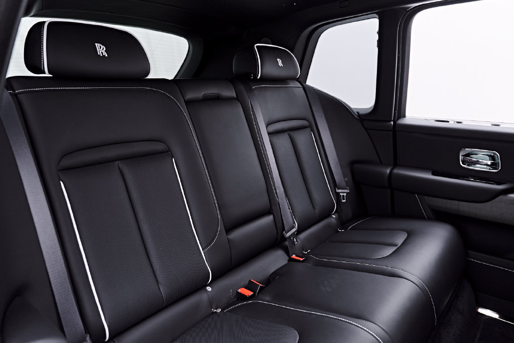 Used 2025 Rolls-Royce Cullinan AWD/4WD image 59
