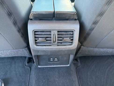 Used 2023 Nissan Rogue SV FWD image 17