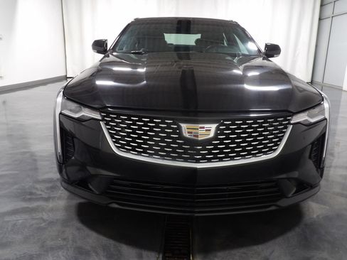 Used 2021 Cadillac CT4 Premium Luxury image 2