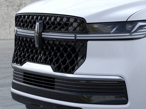 New 2026 Lincoln Navigator Reserve image 18