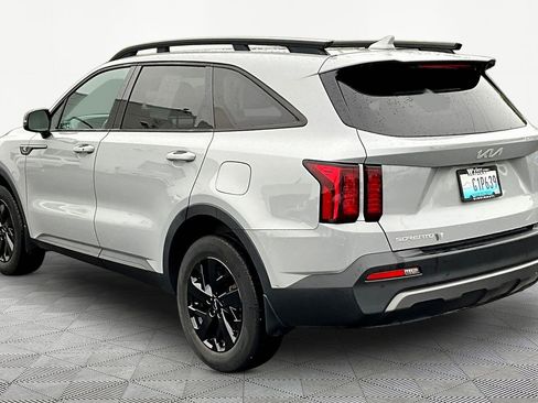 Used 2023 Kia Sorento S w/ Panoramic Sunroof Package AWD/4WD image 4