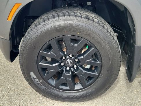 Used 2023 Nissan Frontier SV w/ Midnight Edition Package image 11