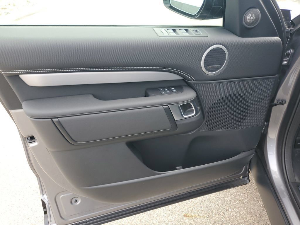 New 2026 Land Rover Discovery Limited Edition AWD/4WD image 7