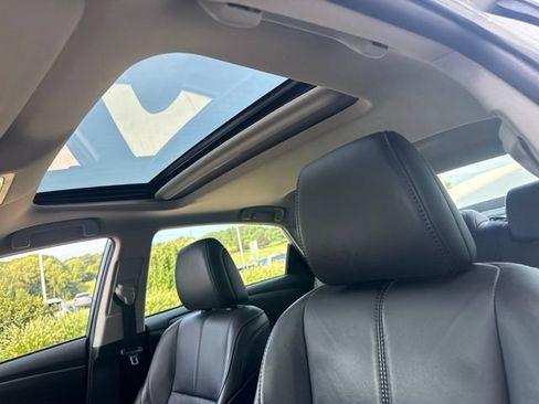 Used 2017 Toyota Avalon Limited w/ All Weather Liner Package FWD image 24