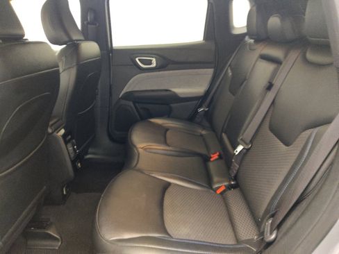 Used 2024 Jeep Compass Latitude AWD/4WD image 18