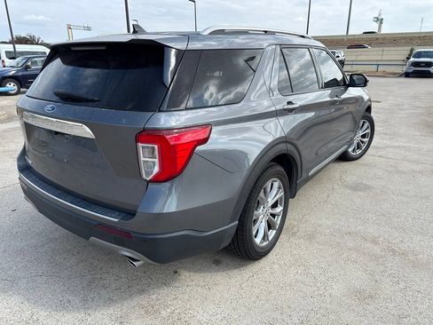 Used 2022 Ford Explorer Limited w/ Equipment Group 301A RWD image 11