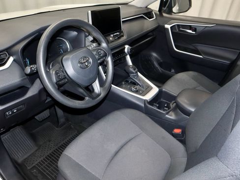 Used 2025 Toyota RAV4 XLE AWD/4WD image 25