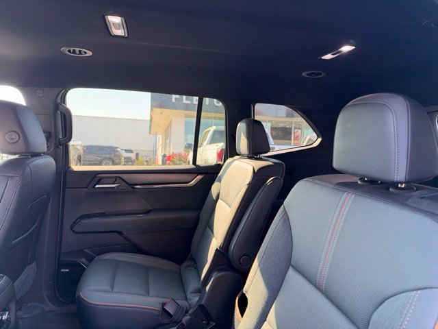 Used 2024 GMC Acadia AT4 w/ Luxury Package AWD/4WD image 12