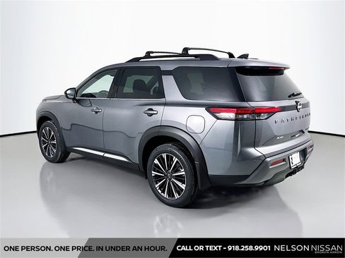 New 2026 Nissan Pathfinder Platinum image 7