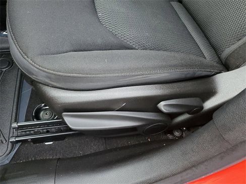 Used 2018 Jeep Renegade Altitude image 16