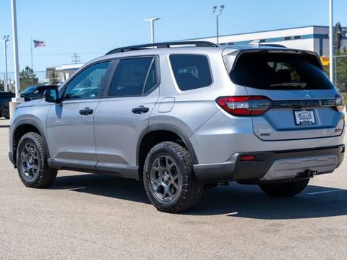 New 2025 Honda Pilot TrailSport image 5