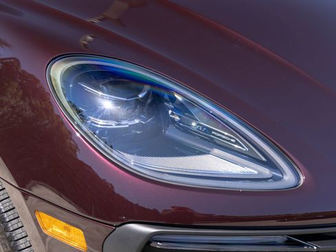 Certified 2026 Porsche Macan AWD/4WD image 15