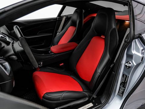 Used 2014 Aston Martin Vanquish Coupe image 31