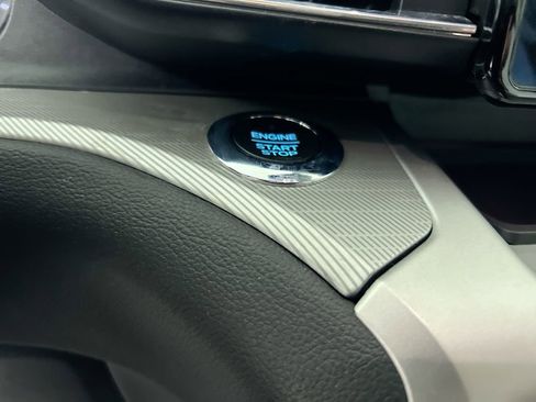 Used 2021 Ford Explorer XLT w/ Equipment Group 202A image 21