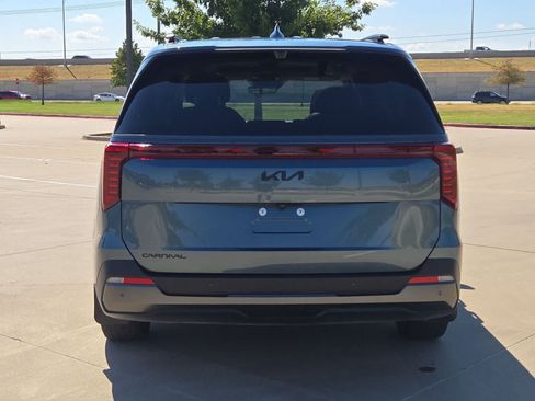 Certified 2025 Kia Carnival SX Prestige FWD image 5