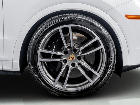 Used 2023 Porsche Cayenne Turbo w/ Premium Package Plus (PI3) image 8