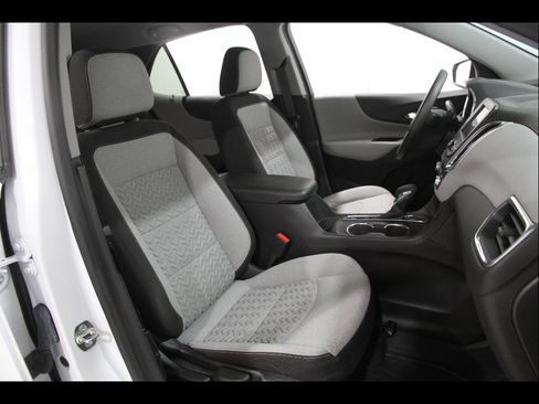 Used 2024 Chevrolet Equinox LS w/ LS Convenience Package image 16