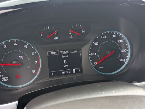 Used 2023 Chevrolet Traverse LT image 14