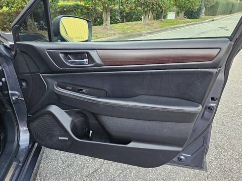 Used 2017 Subaru Legacy 3.6R Limited AWD/4WD image 32