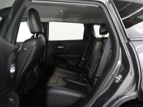 Used 2020 Jeep Cherokee Trailhawk w/ Comfort/Convenience Group image 17