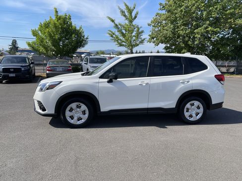 Used 2022 Subaru Forester AWD/4WD image 2