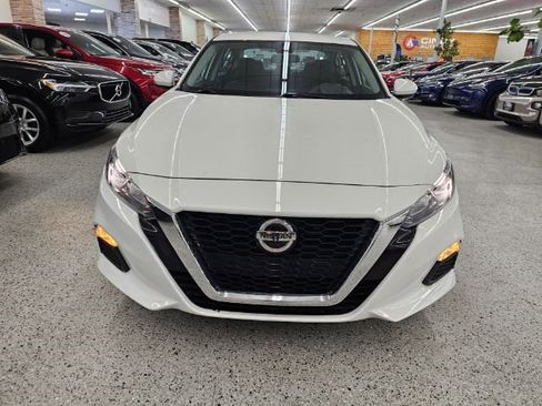 Used 2022 Nissan Altima 2.5 S image 2