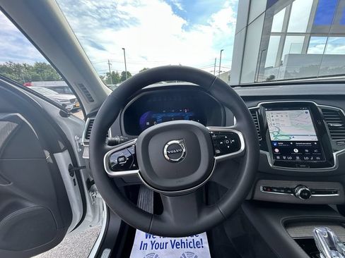 Certified 2023 Volvo XC90 B6 Ultimate w/ Protection Package Premier AWD/4WD image 18