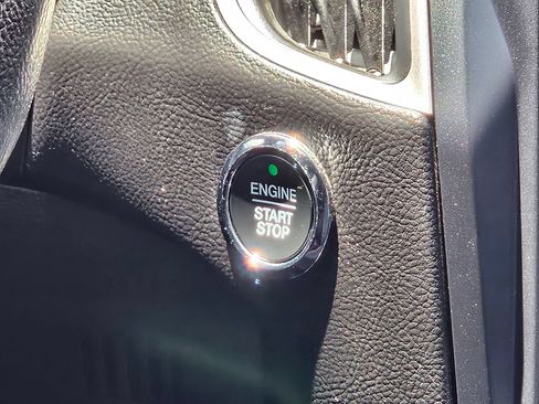 Used 2023 Ford Edge SE AWD/4WD image 14