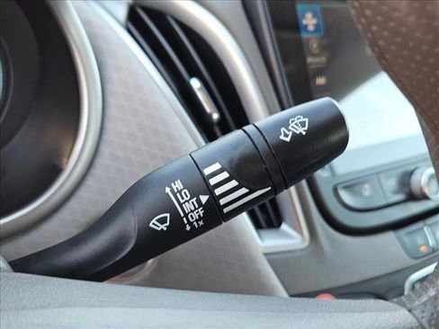 Used 2024 Chevrolet Malibu LT image 16