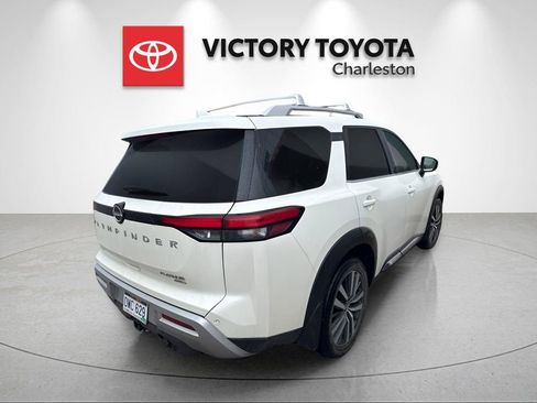 Used 2022 Nissan Pathfinder Platinum w/ Cargo Package image 3