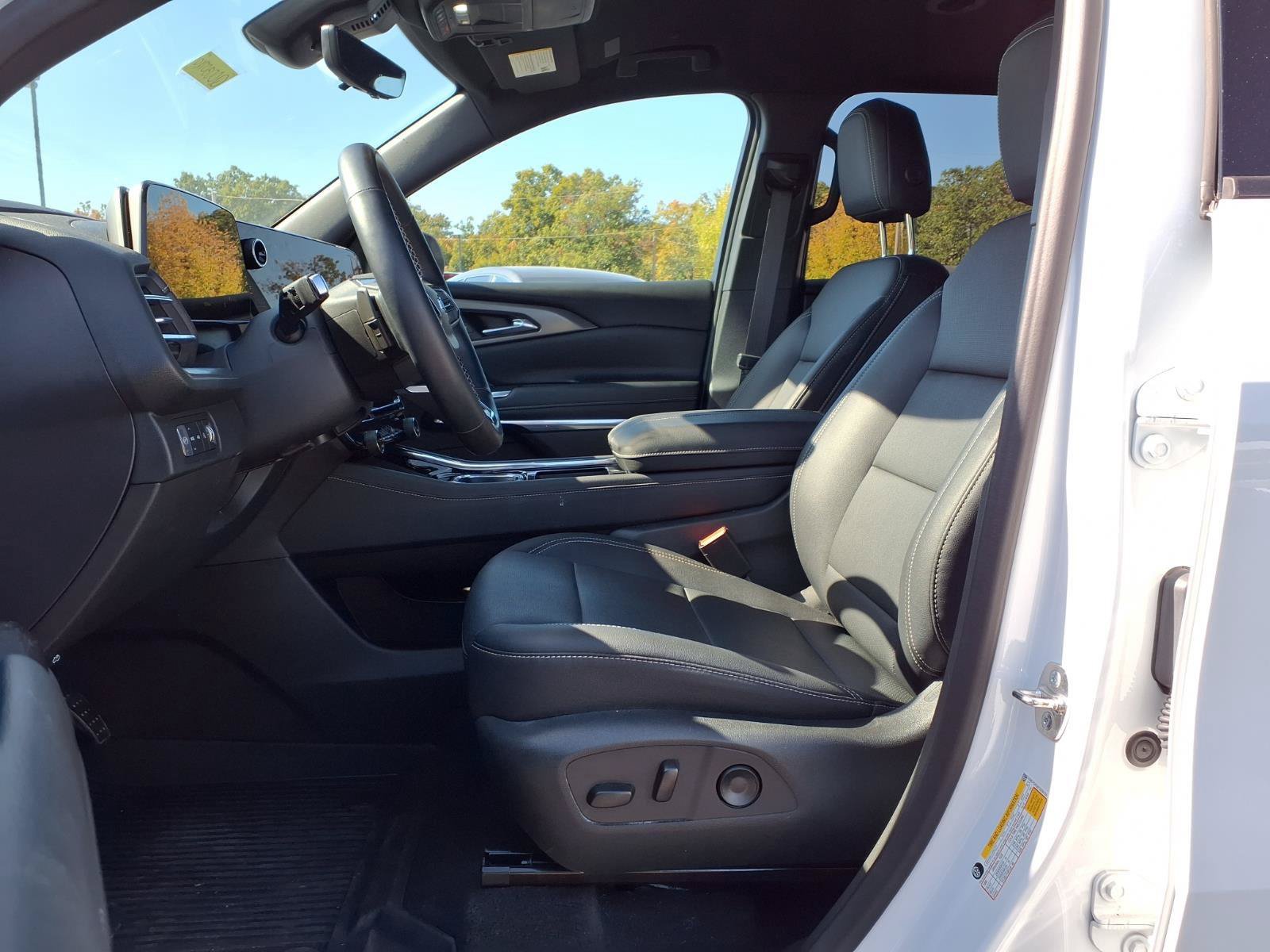 Used 2026 Chevrolet Traverse LT w/ Midnight/Sport Edition AWD/4WD image 21