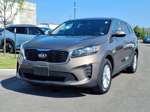 Used 2020 Kia Sorento FWD V6 image 2