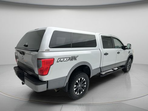 Used 2017 Nissan Titan PRO-4X AWD/4WD image 9