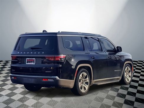 Used 2022 Jeep Wagoneer Series III w/ Flexible Seating Group image 5