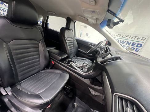 Used 2017 Ford Edge SEL w/ Equipment Group 201A image 23
