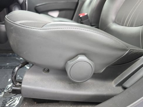 Used 2014 Chevrolet Spark LT image 26