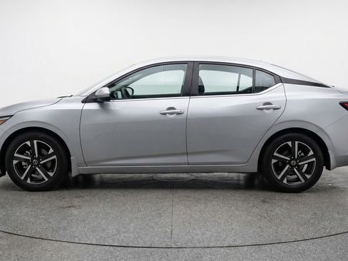 Used 2025 Nissan Sentra SV image 5