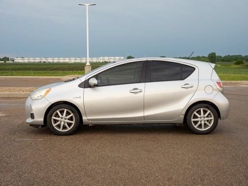 Used 2012 Toyota Prius C Three FWD image 4