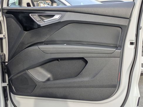 Used 2024 Audi Q4 e-tron Premium Plus image 20