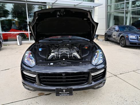 Used 2016 Porsche Cayenne Turbo S AWD/4WD image 59