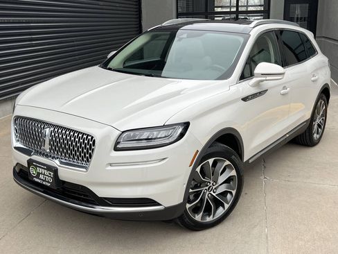 Used 2022 Lincoln Nautilus Reserve w/ Equipment Group 201A AWD/4WD image 2