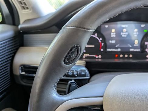 Used 2022 Lincoln Corsair FWD w/ Premium Package image 38