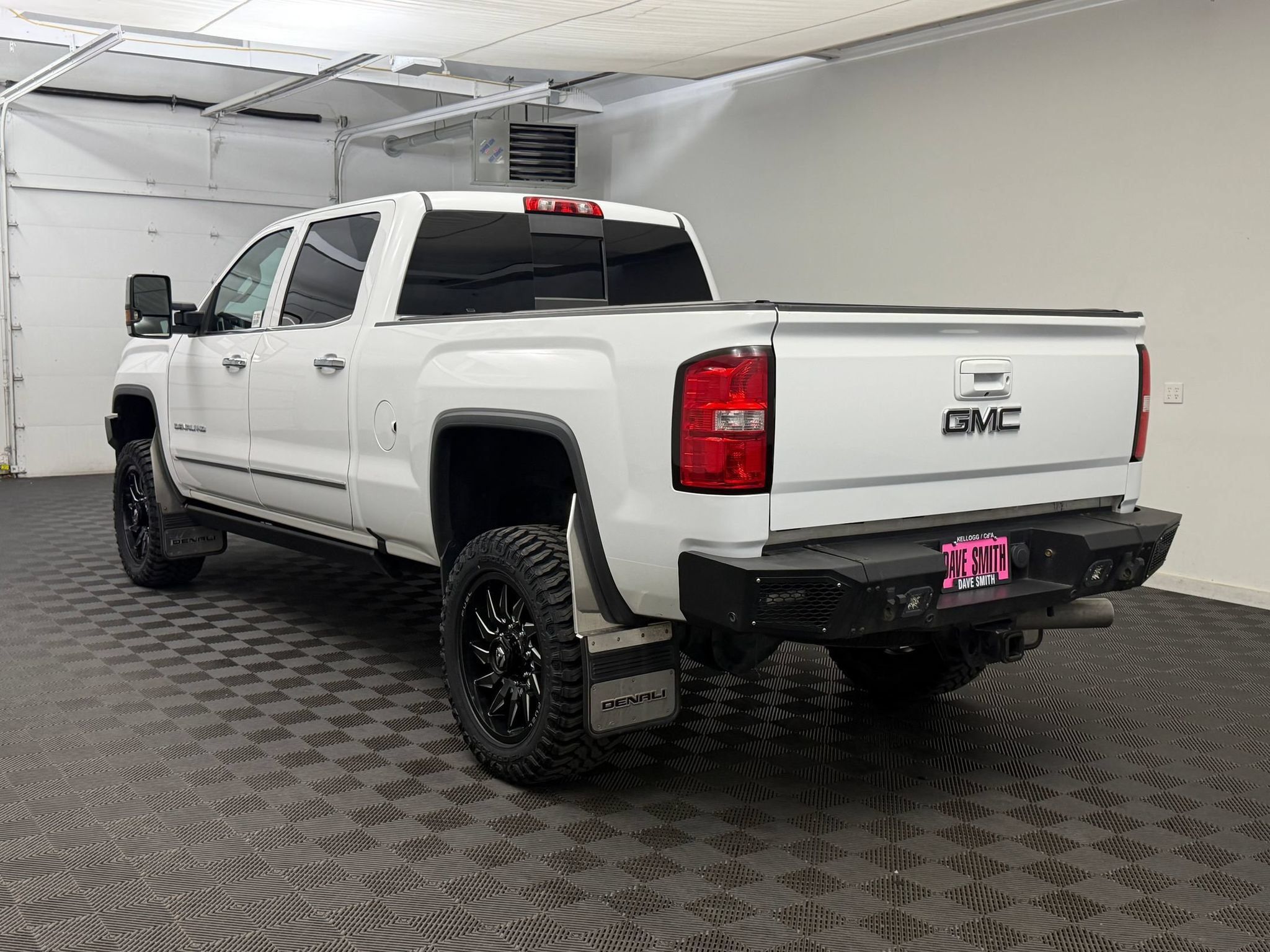 Used 2016 GMC Sierra 2500 Denali w/ Driver Alert Package AWD/4WD image 3