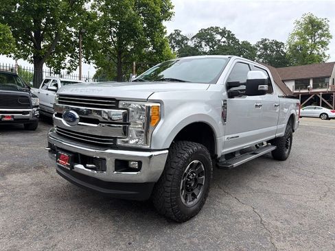 Used 2017 Ford F250 Lariat w/ Lariat Ultimate Package AWD/4WD image 3