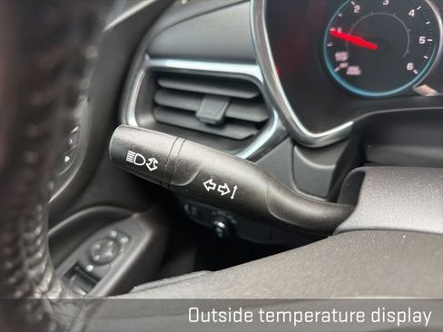 Used 2019 Chevrolet Equinox LT FWD image 34