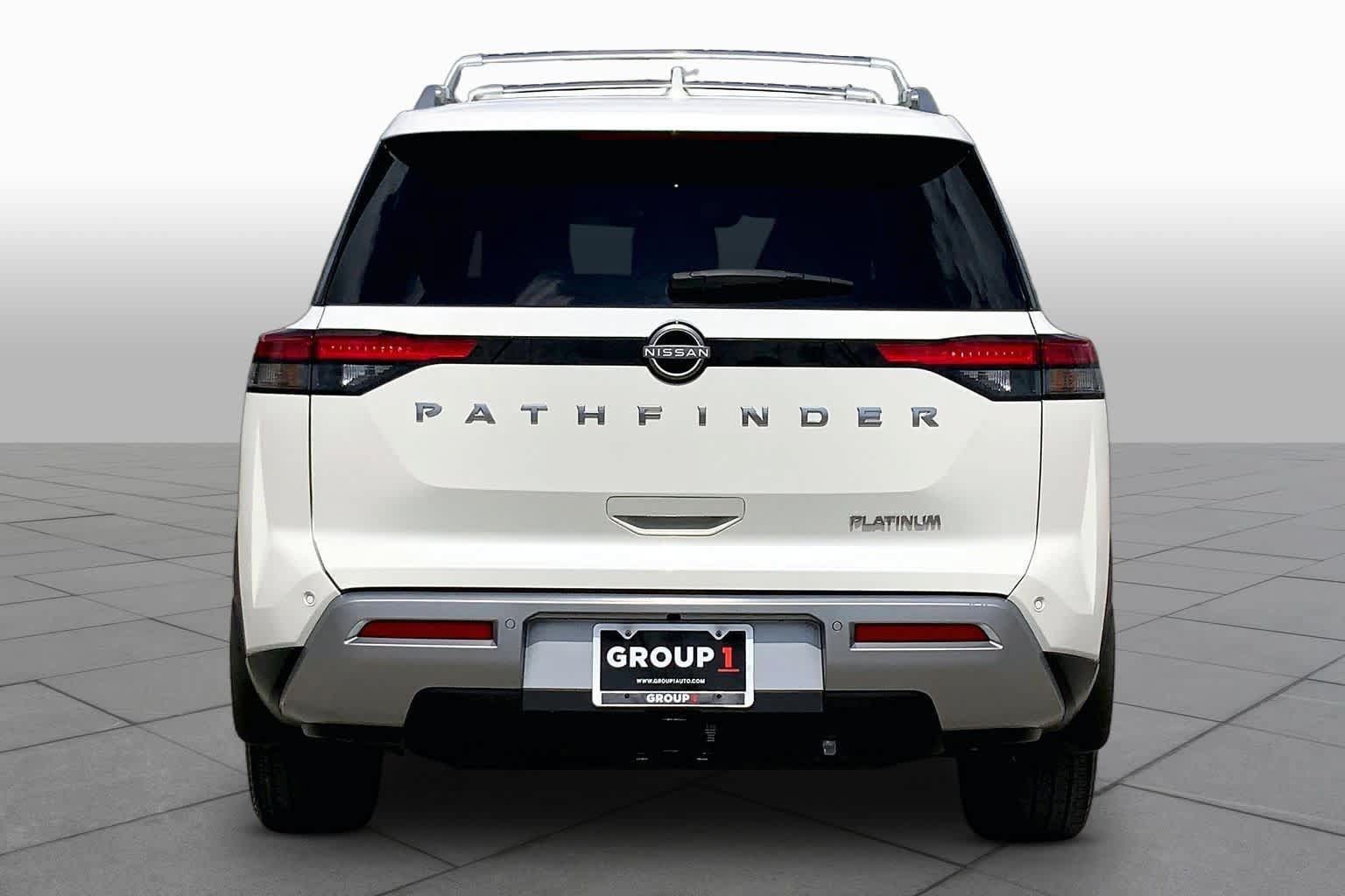 Used 2024 Nissan Pathfinder Platinum FWD image 5