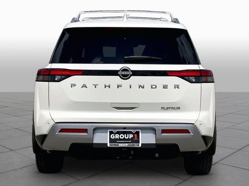 Used 2024 Nissan Pathfinder Platinum FWD image 5