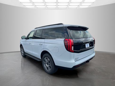 New 2025 Ford Expedition Active image 6