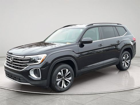 Used 2024 Volkswagen Atlas SE image 15